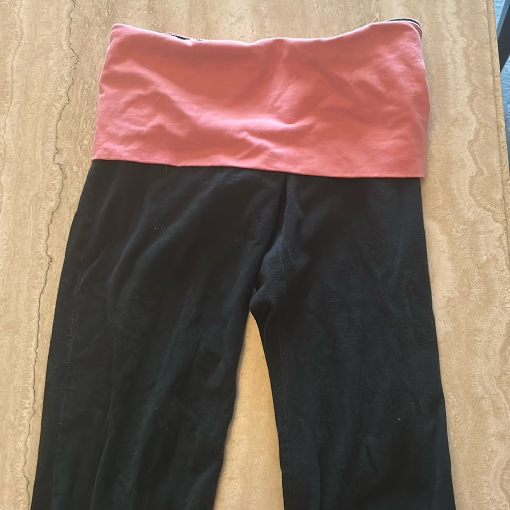VS PINK YOGA SIZE XS BOOT LEG